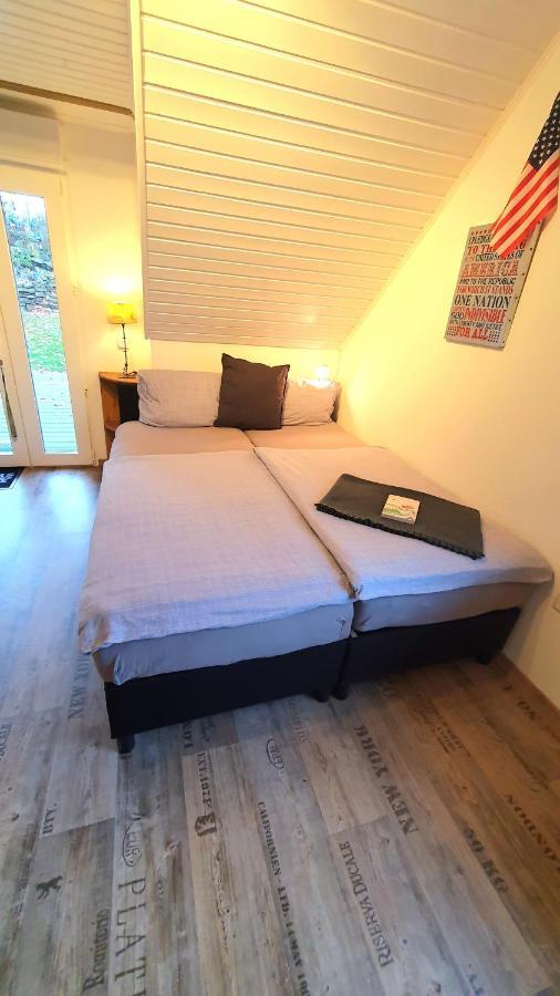 Frankes Lodge Apartment Mit Garten Und Pool, 6 Einzelbetten, Parkplatz Essen Esterno foto