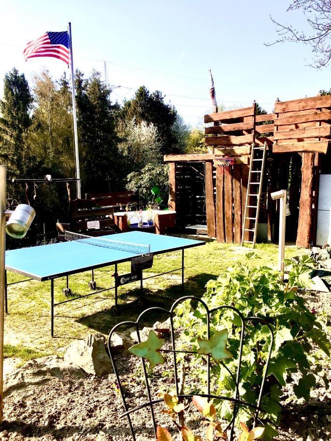 Frankes Lodge Apartment Mit Garten Und Pool, 6 Einzelbetten, Parkplatz Essen Esterno foto